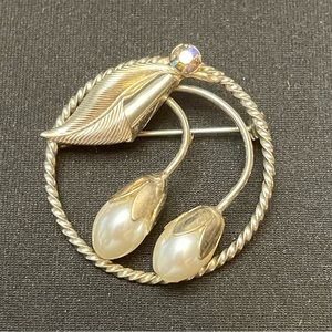 Vintage Gold Tone Brooch with Faux Pearls and Aurora Borealis Stone EVC